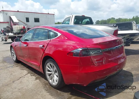 2017 Tesla Model S 100D/60D/75D/90D/P100D z USA, uszkodzony, nr VIN 5YJSA1E24HF223712